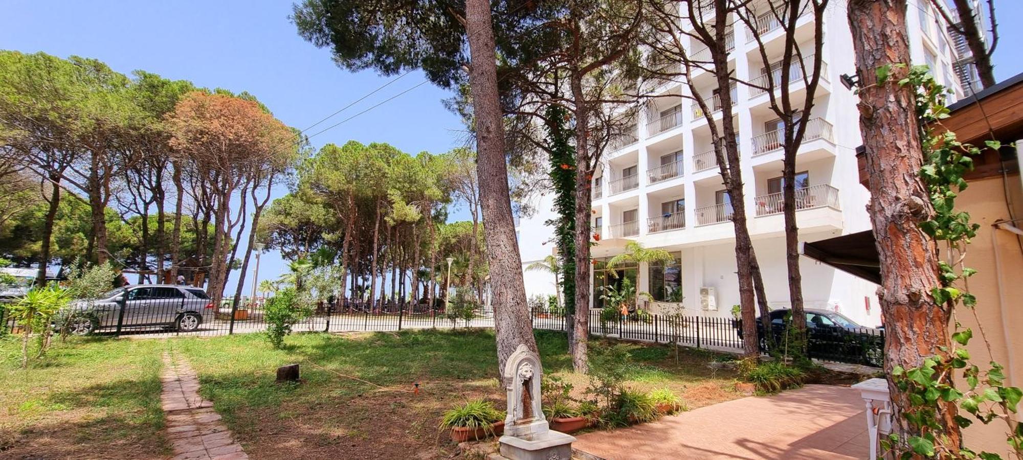 Bezhani Golem (Tirana)